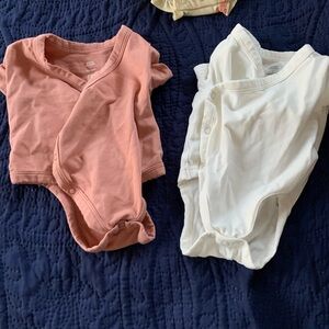 Amazon Essentials Kids Bodysuits - Pink and White